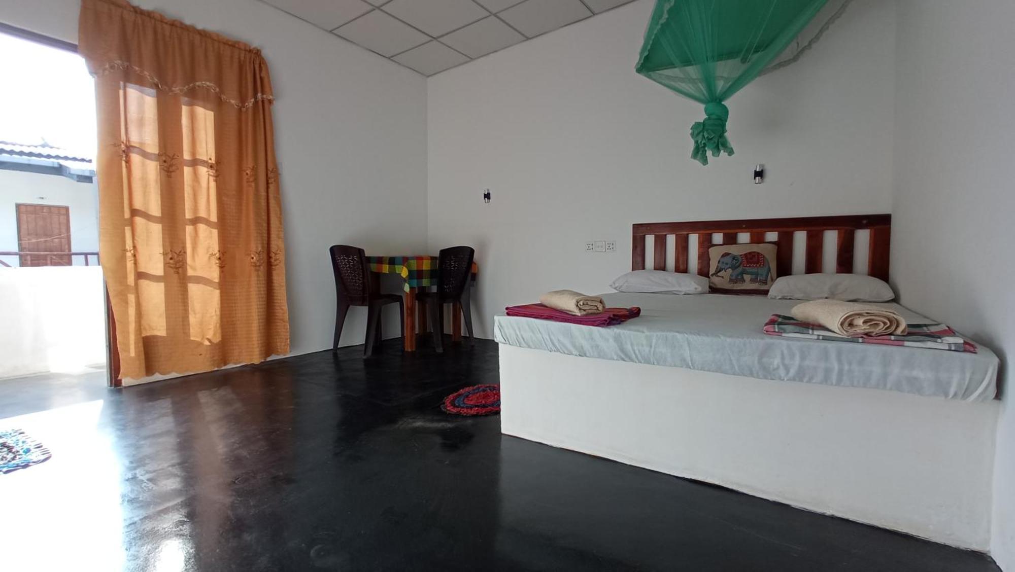 River Side & Swimming Pool Bed and Breakfast Udawalawe Esterno foto